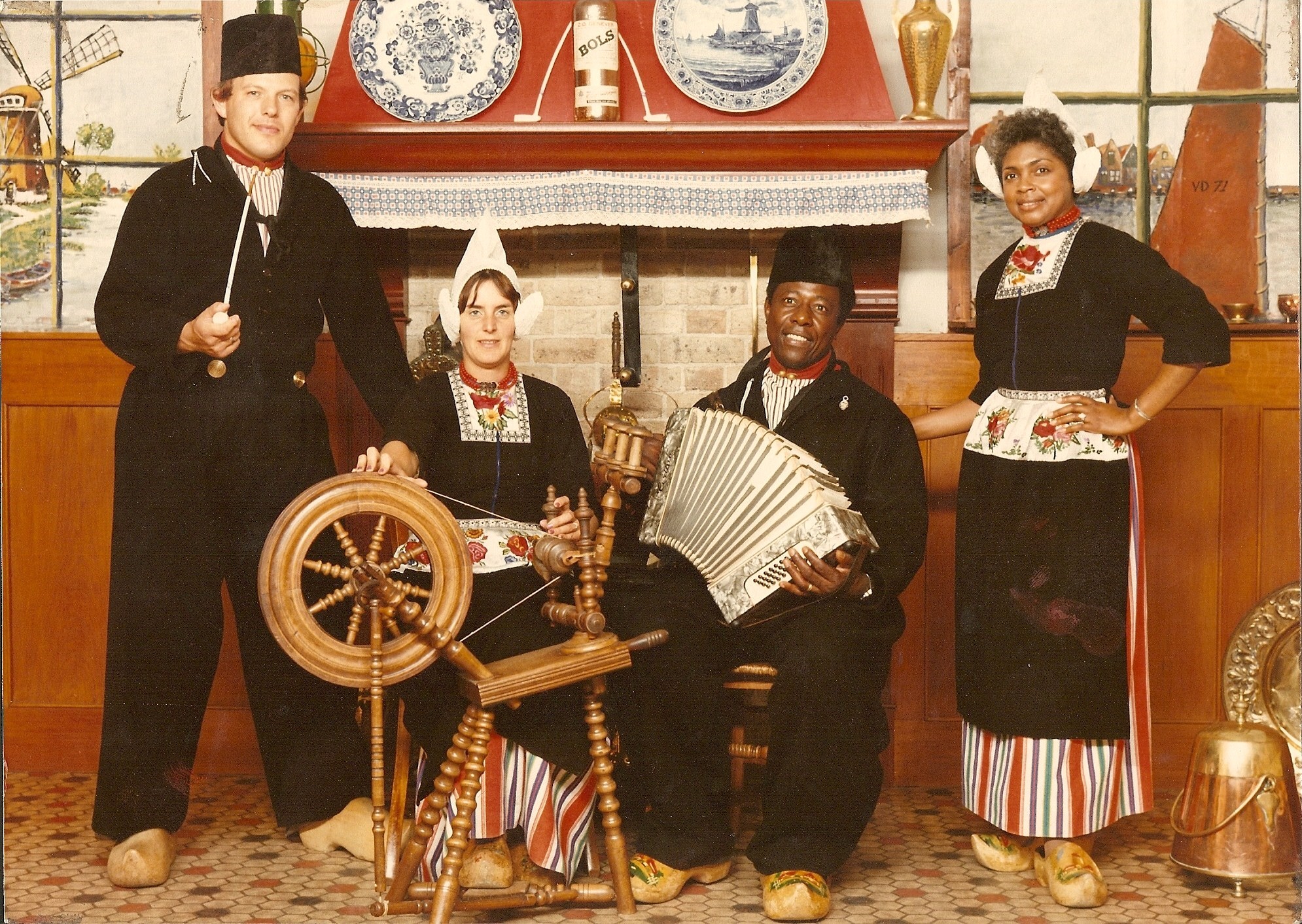 Family Aaron and Crouwel Old Dutch Dress 1977