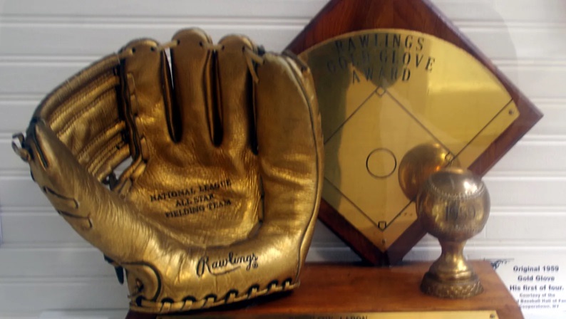 hank aaron golden glove